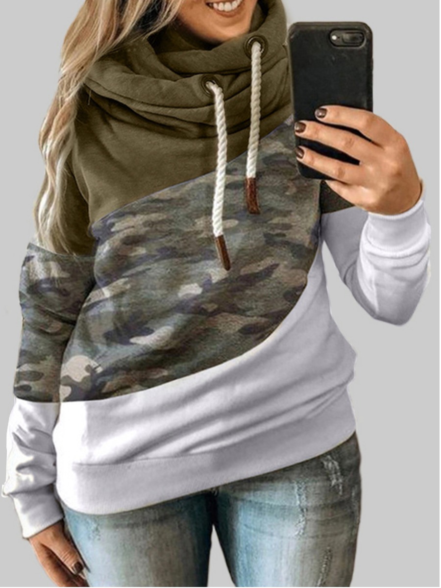 

Lovely Leisure Hooded Collar Camo Print Patchwork Plus Size Hoodie