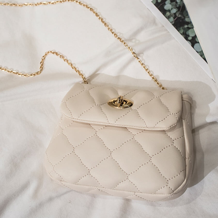 

Lovely Stylish Chain Strap White Crossbody Bag