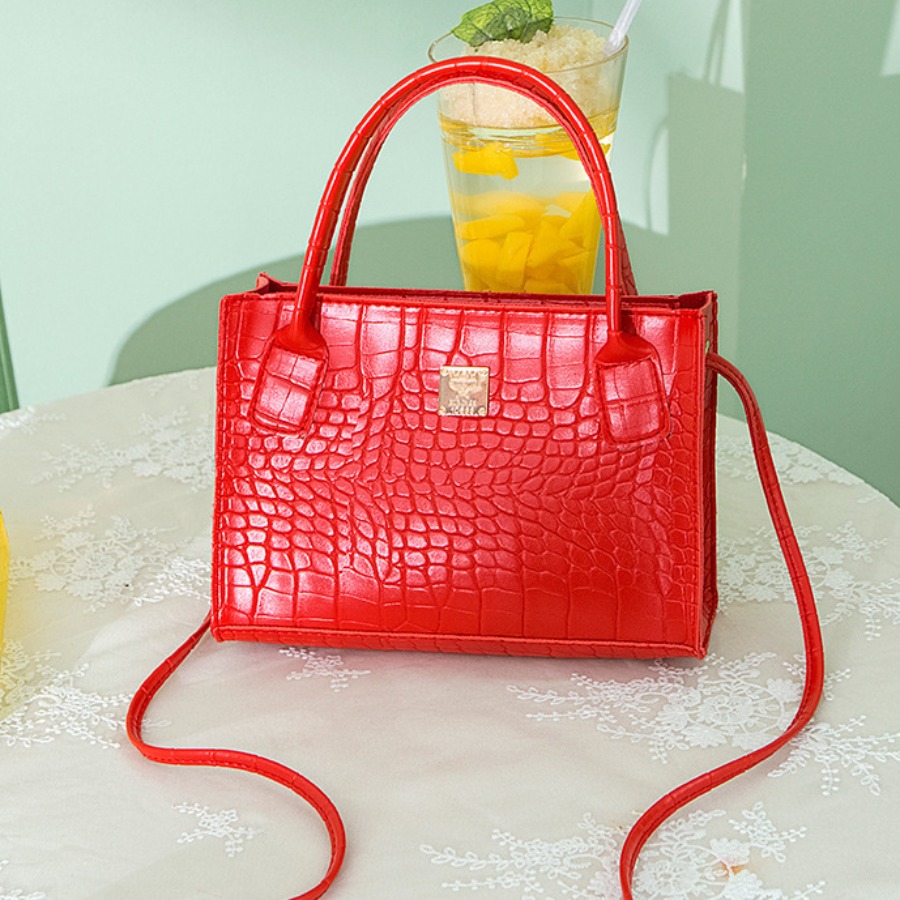 

Lovely Trendy Basic Red Messenger Bag