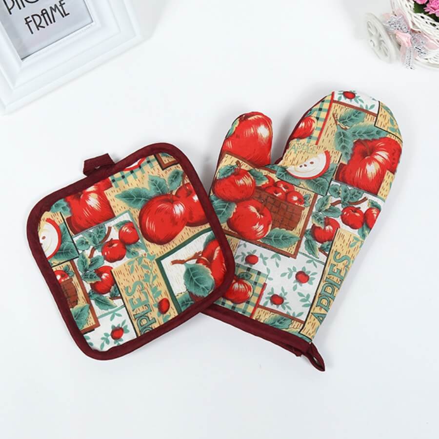 

Lovely Stylish Print Red Kitchen Protective Gloves