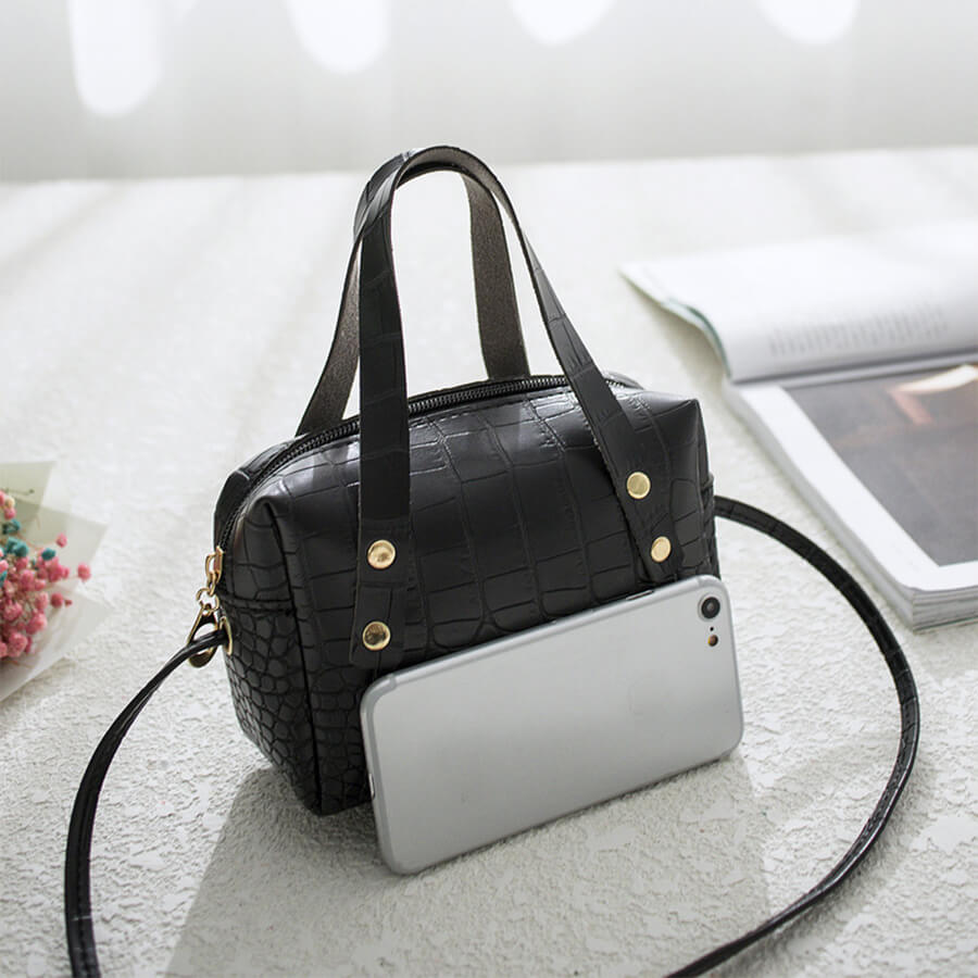 

Lovely Trendy Zipper Design Black Crossbody Bag