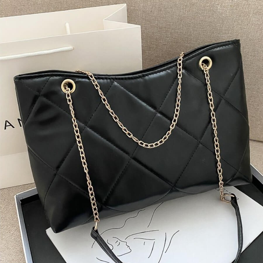 

Lovely Stylish Chain Strap Black Crossbody Bag