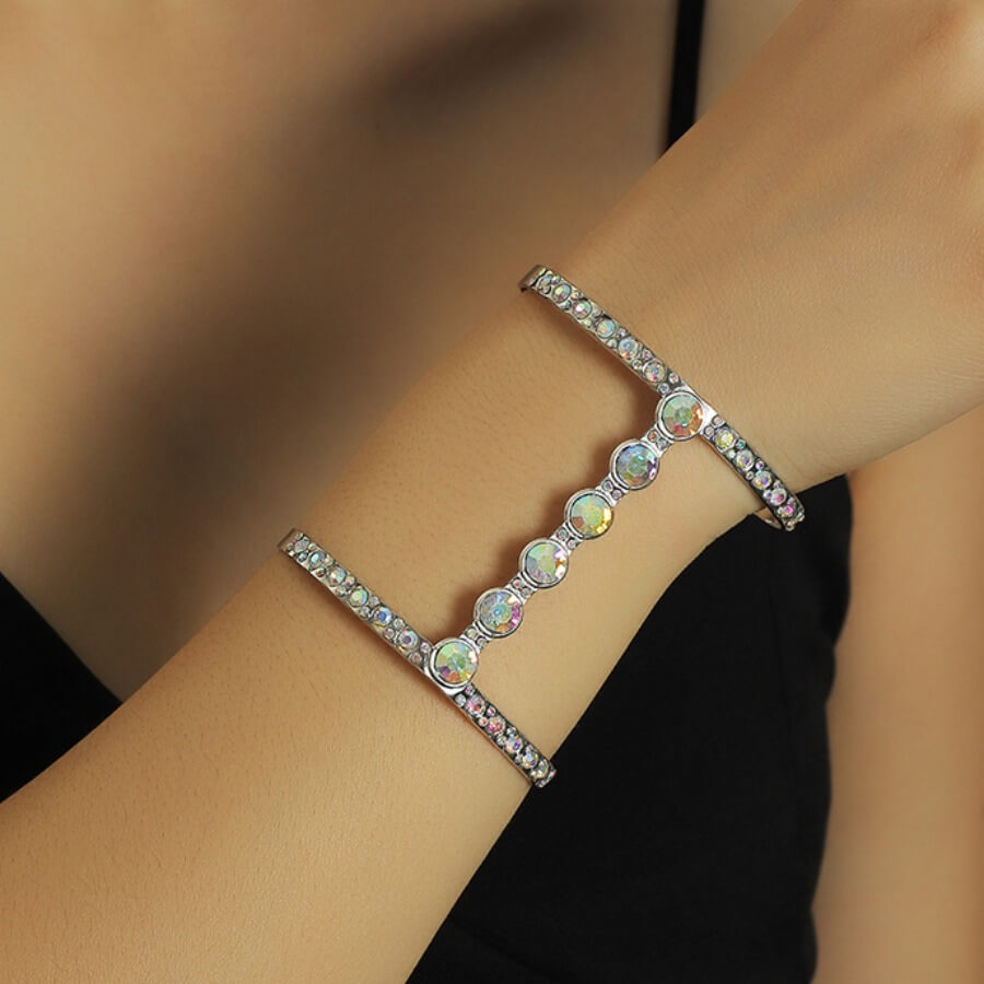 

Lovely Trendy Rhinestone Decorative Silver Bracelet