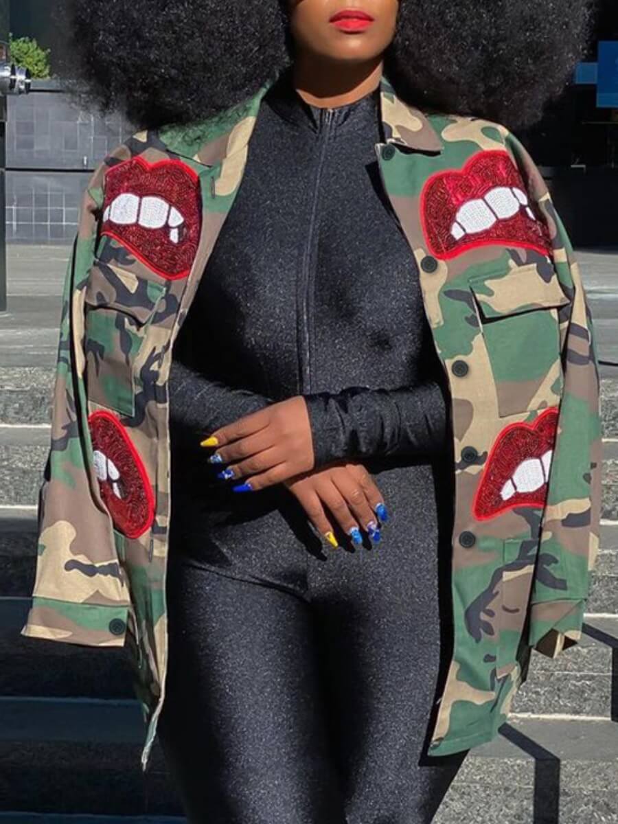 

Lovely Street Lip Camo Print Button Design Plus Size Denim Jacket, Green