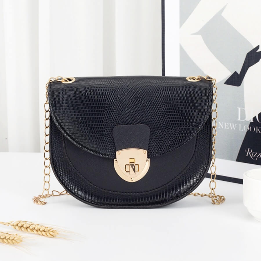 

Lovely Street Chain Strap Black Crossbody Bag