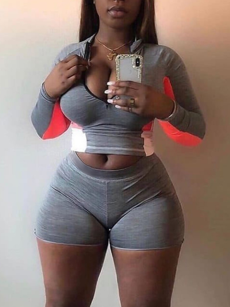

LW Sportswear V Neck Color-lump Grey Two Piece Shorts Set