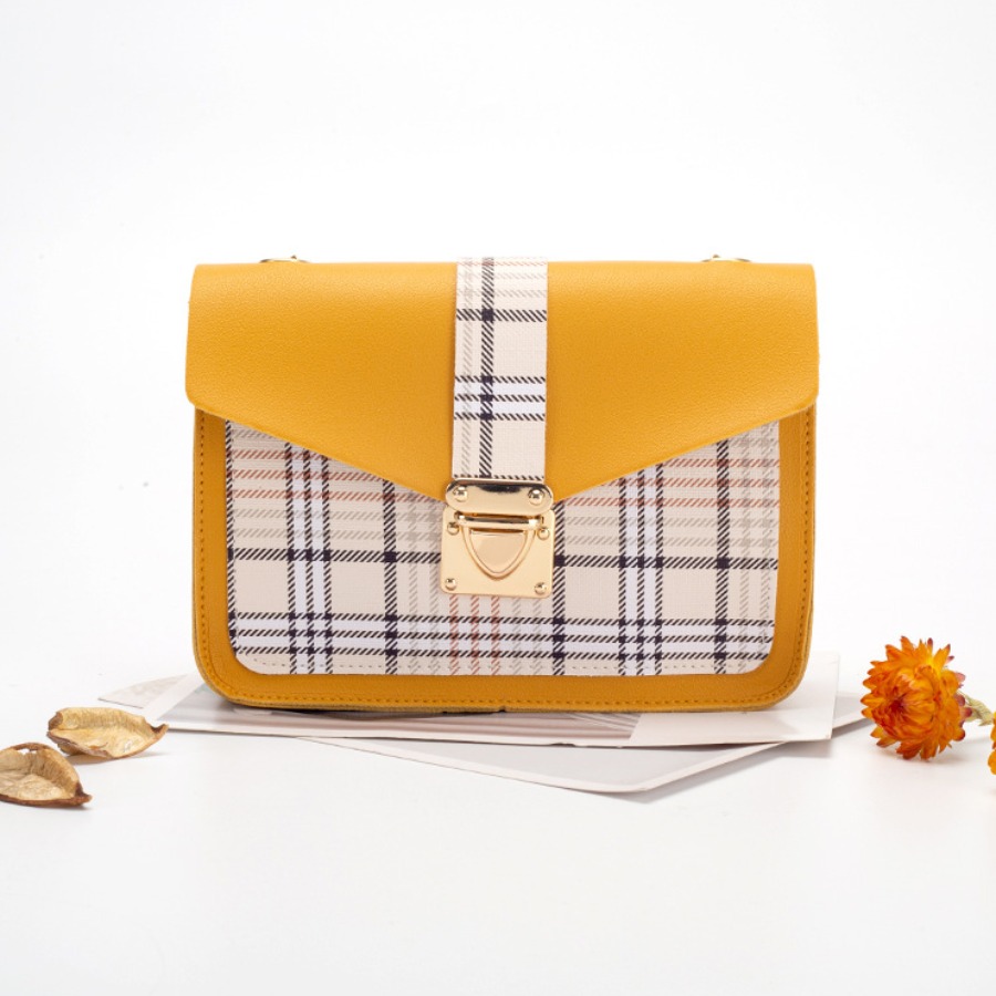 

Lovely Casual Plaid Print Chain Decoration Yellow Crossbody Bag