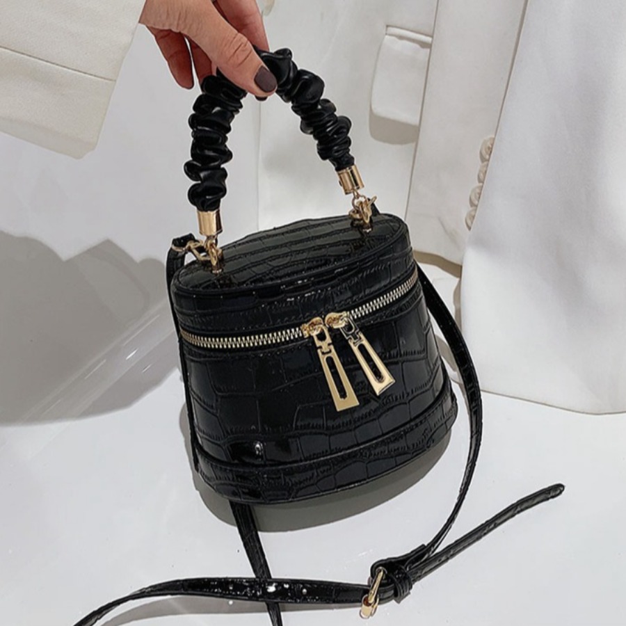 

LW Casual Metal Accessories Decoration Black Crossbody Bag