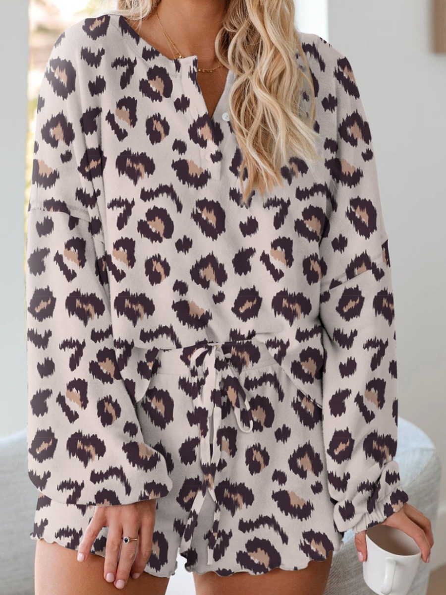 

Lovely Casual Leopard Print Button Design Drawstring Plus Size Two-piece Shorts Set