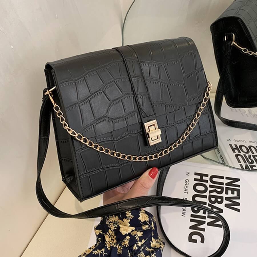 

Lovely Street Chain Strap Black Crossbody Bag