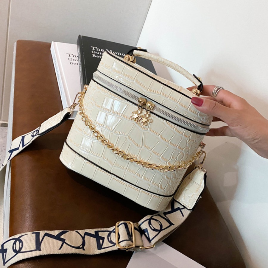 

Lovely Casual Letter Print Chain Strap White Crossbody Bag