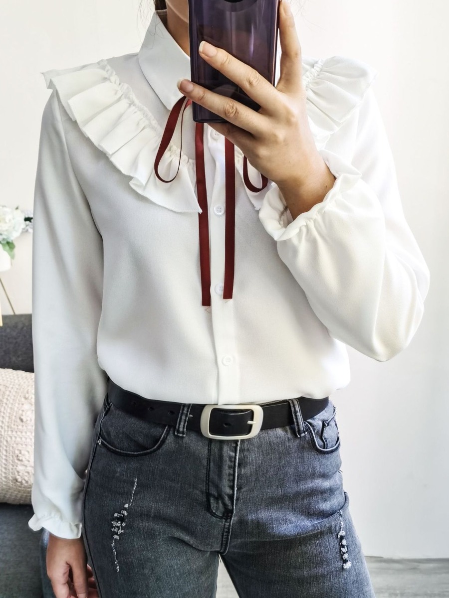 

Lovely Sweet Flounce Design Bow-tie Decoration White Blouse