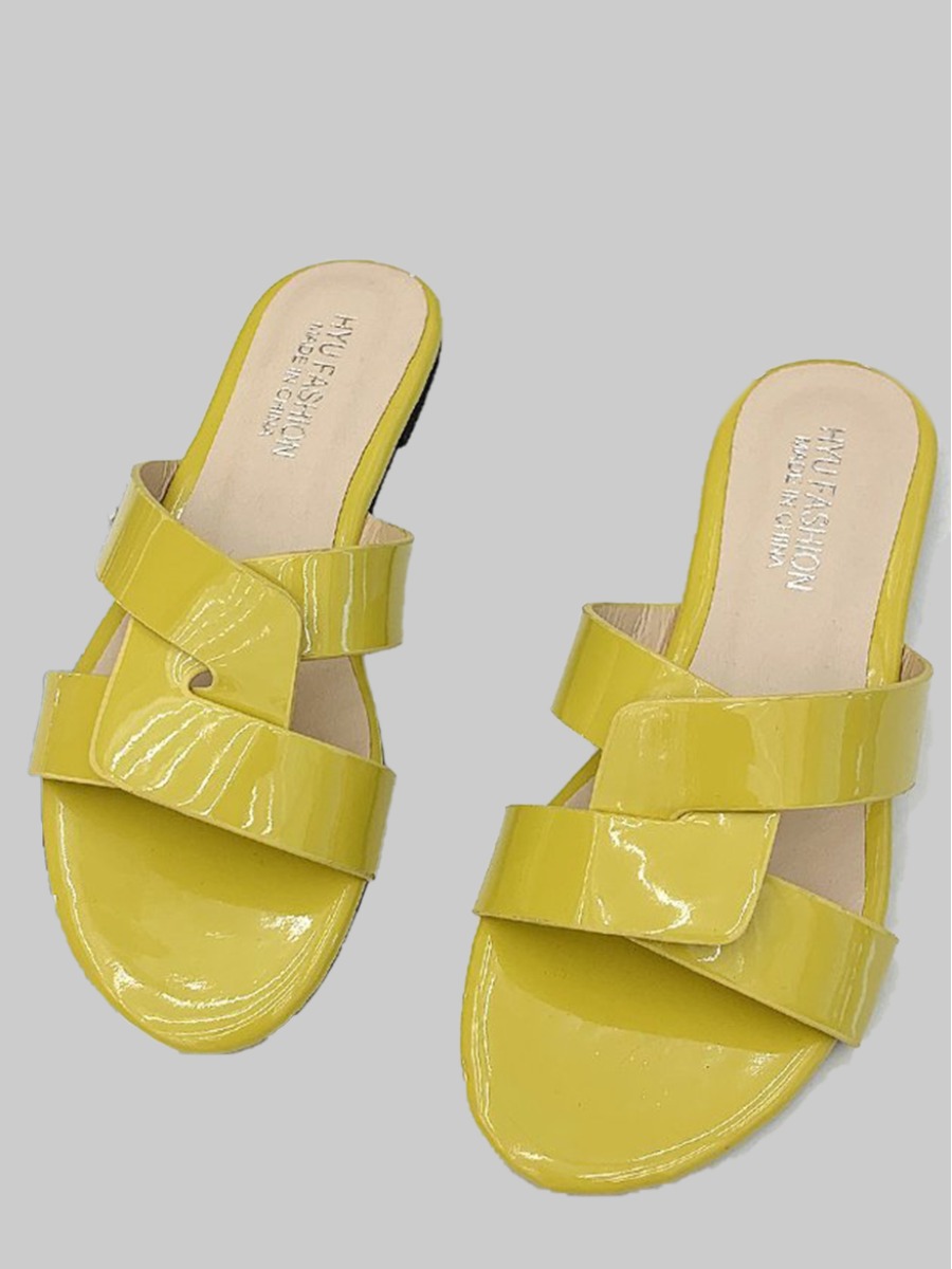 

Lovely Casual Interlocking Yellow Slippers