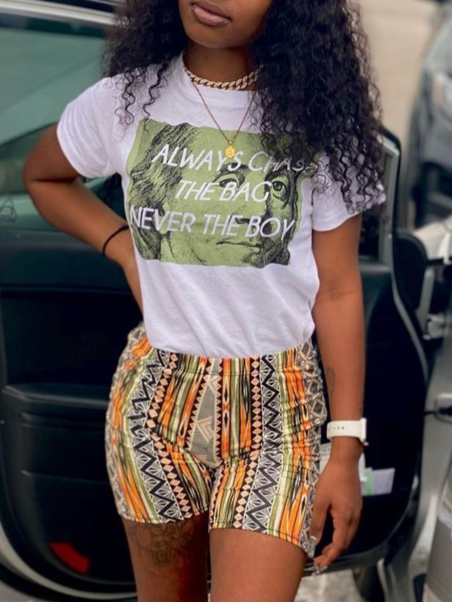 

Lovely Street Geometric Letter Print White Two Piece Shorts Set