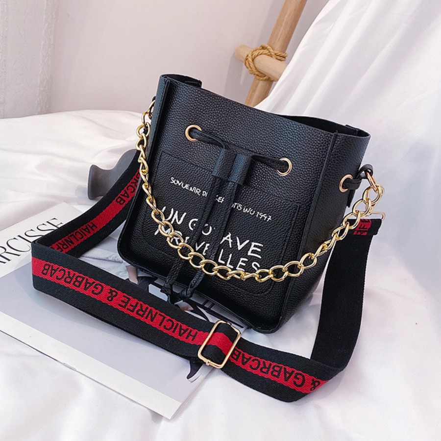 

Lovely Casual Letter Print Black Crossbody Bags