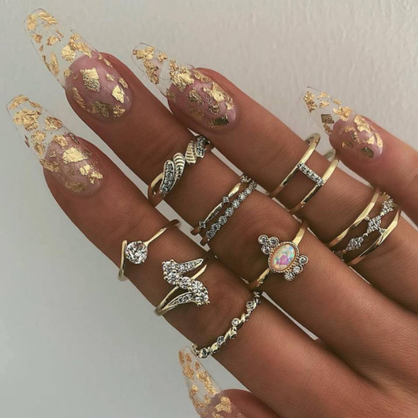 

Lovely Sweet Sequined Gold 9-piece Ring