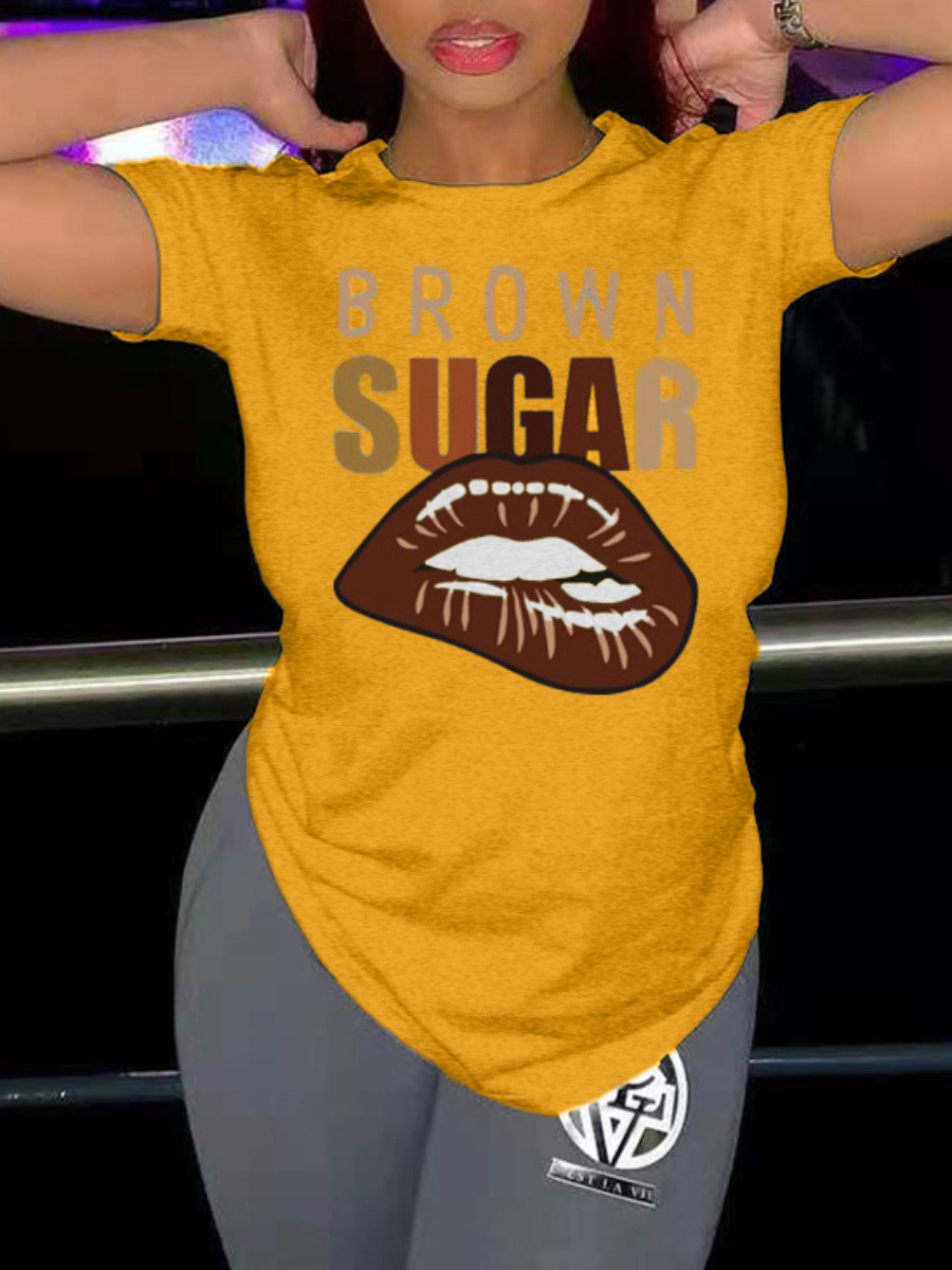 

Lovely Plus Size Casual Lip Letter Print Yellow T-shirt