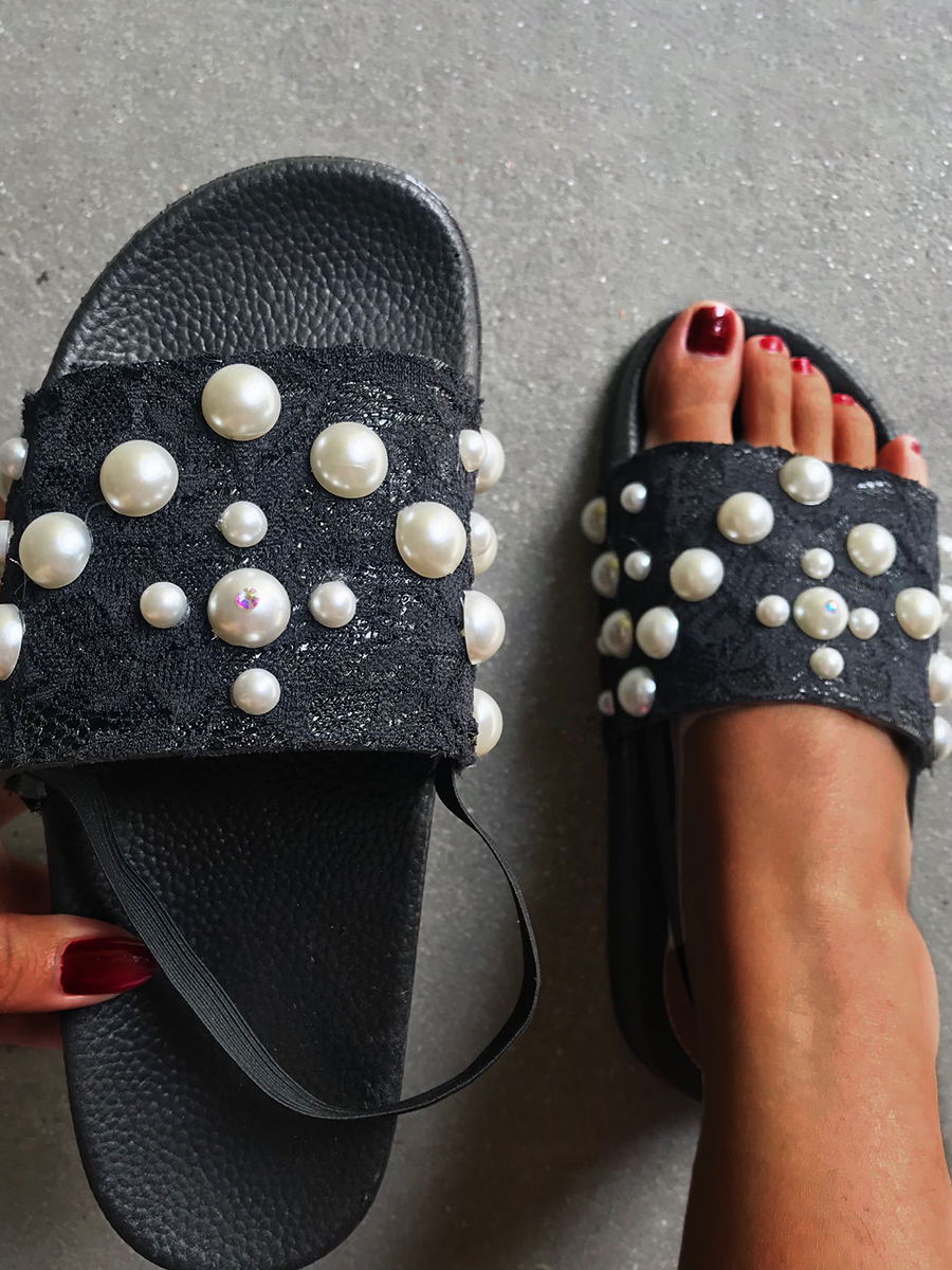 

Lovely Casual Sling-back Black Slippers