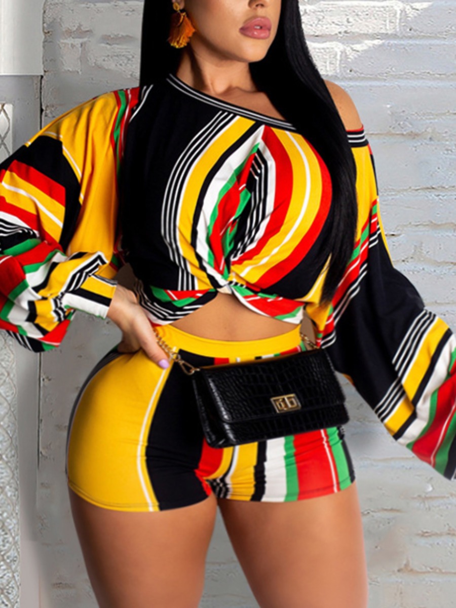 

Lovely Plus Size Street Boat Neck Striped Yellow Two-piece Shorts Set