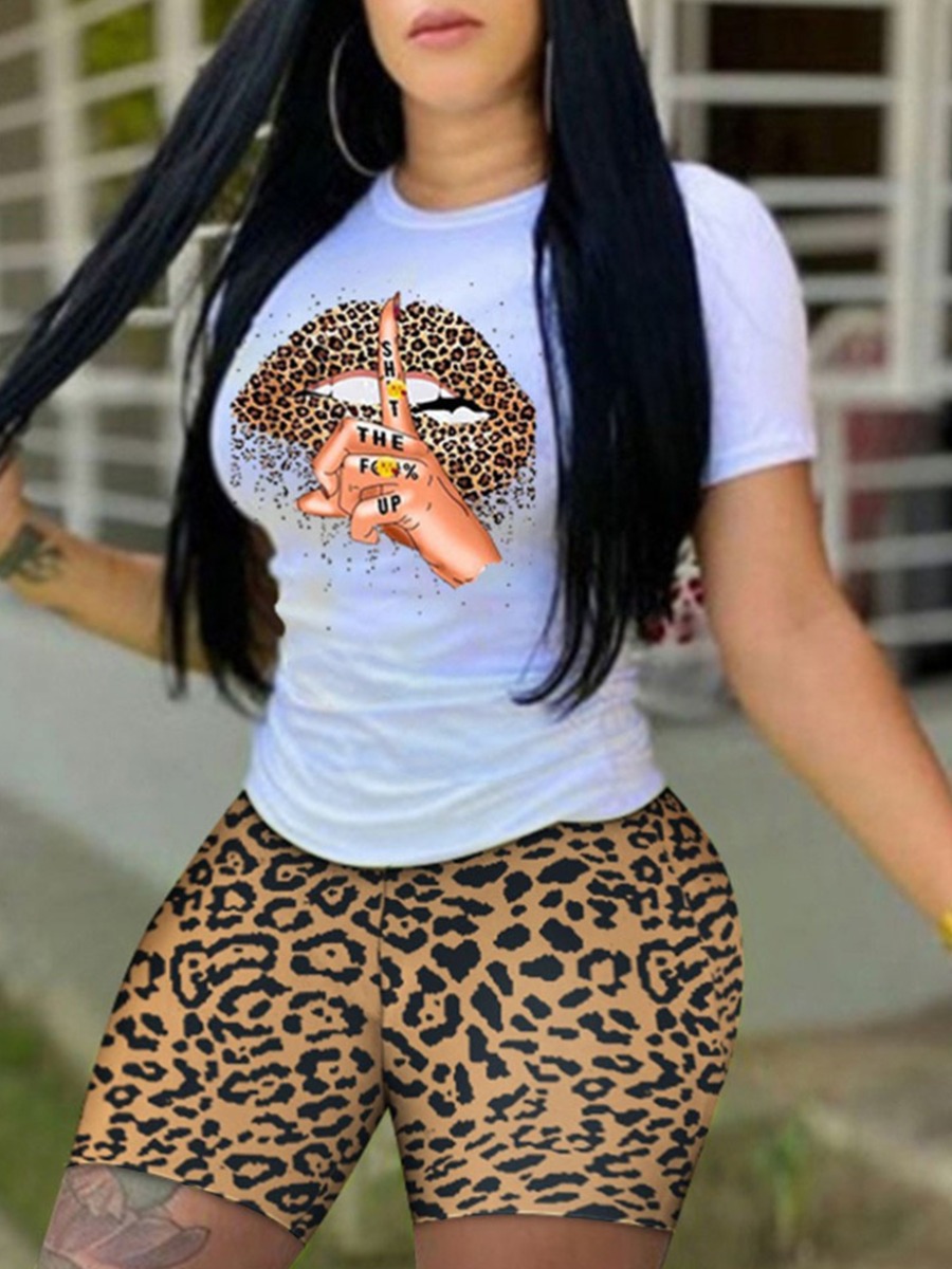 

Lovely Plus Size Street Lip Leopard Print Yellow Two-piece Shorts Set