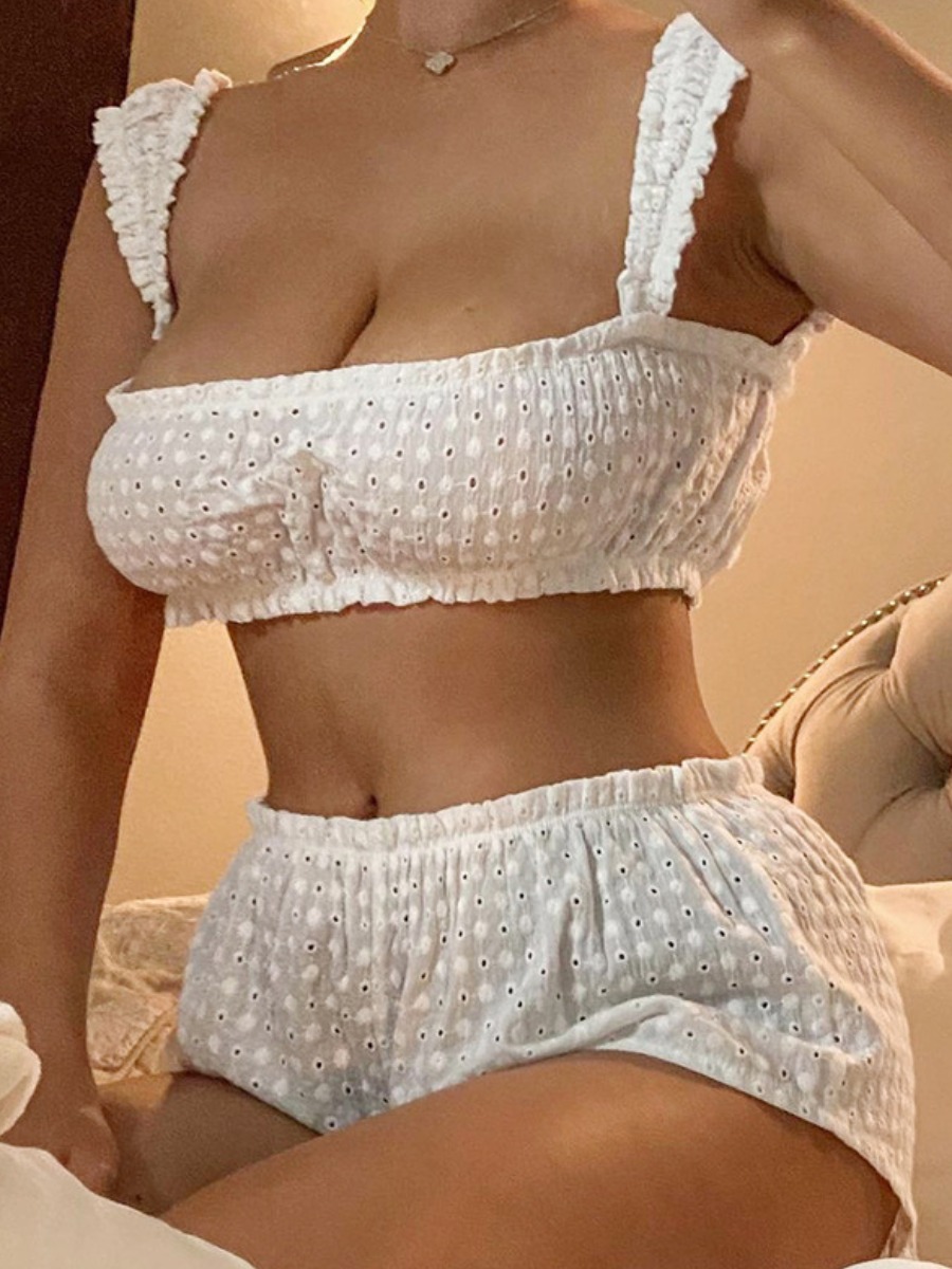 

Lovely Casual Lettuce Trim Hollow-out White Sleepwear