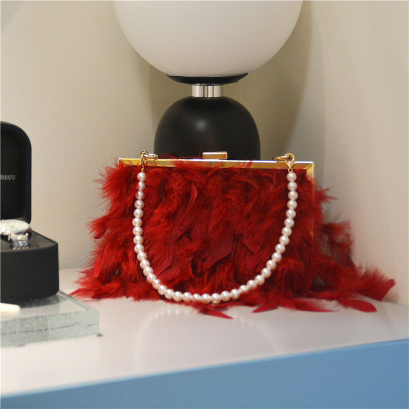 

LW COTTON Street Feather Decoration Wine Red Clutch Bag