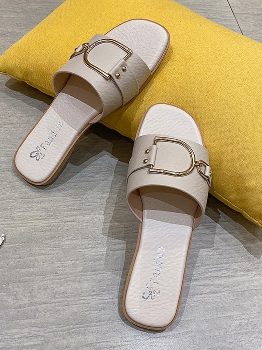 

Lovely Casual Metal Accessories Decoration White Slippers