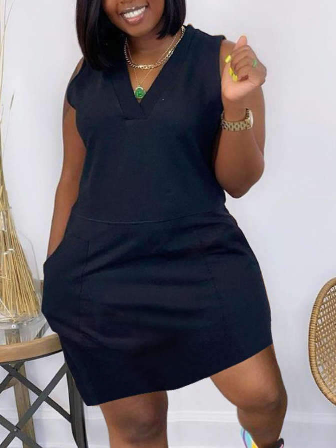 

Lovely Plus Size Casual V Neck Pocket Design Black Knee Length Dress