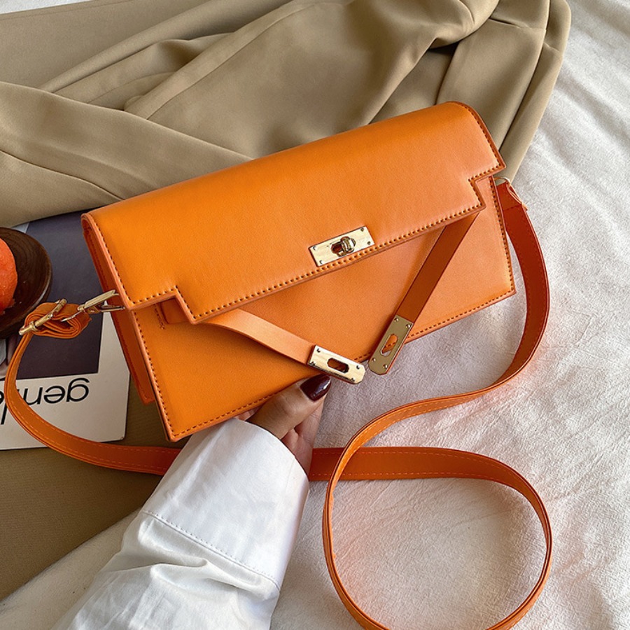

Lovely Casual Metal Accessories Decoration Croci Crossbody Bag