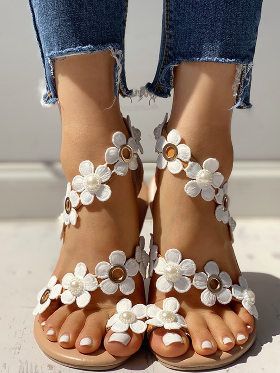 

Lovely Street Floral Decoration White Sandals