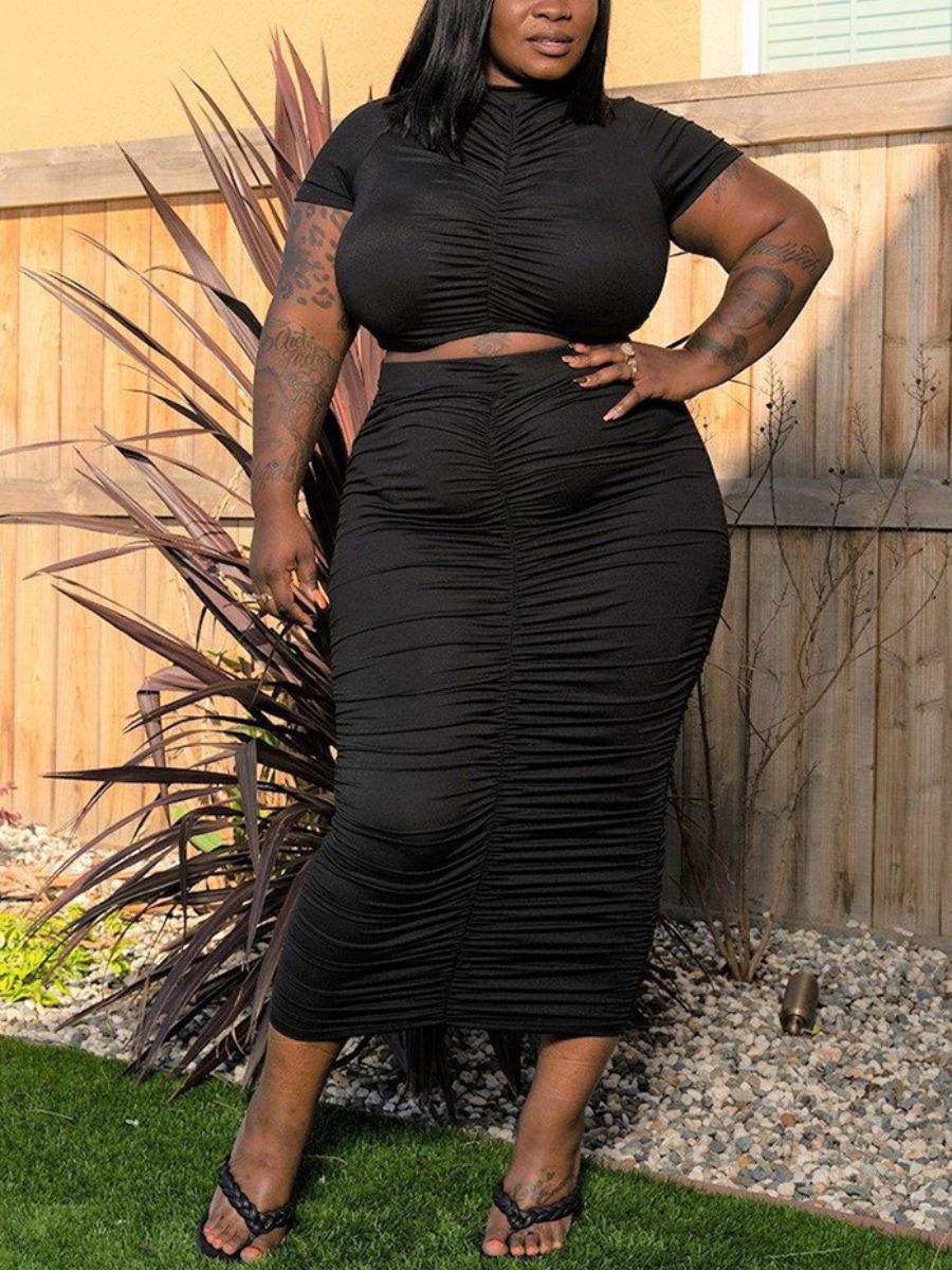 

Lovely Plus Size Sweet Half A Turtleneck Ruched Black Two-piece Skirt Set