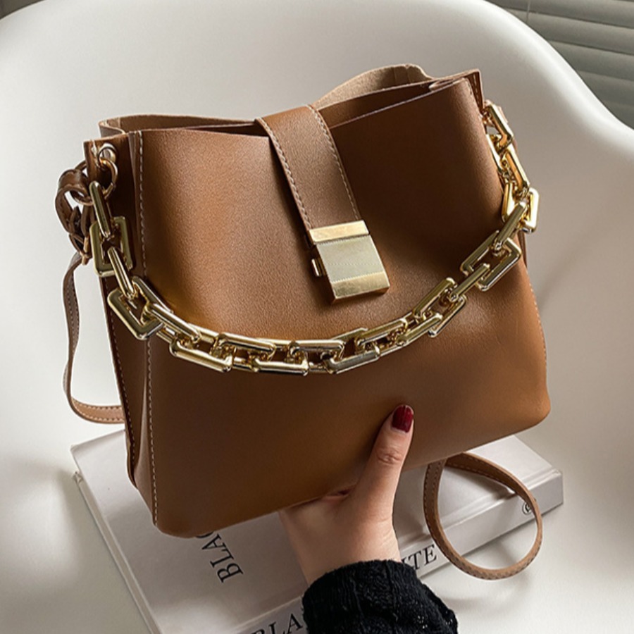 

Lovely Casual Chain Strap Brown Crossbody Bag
