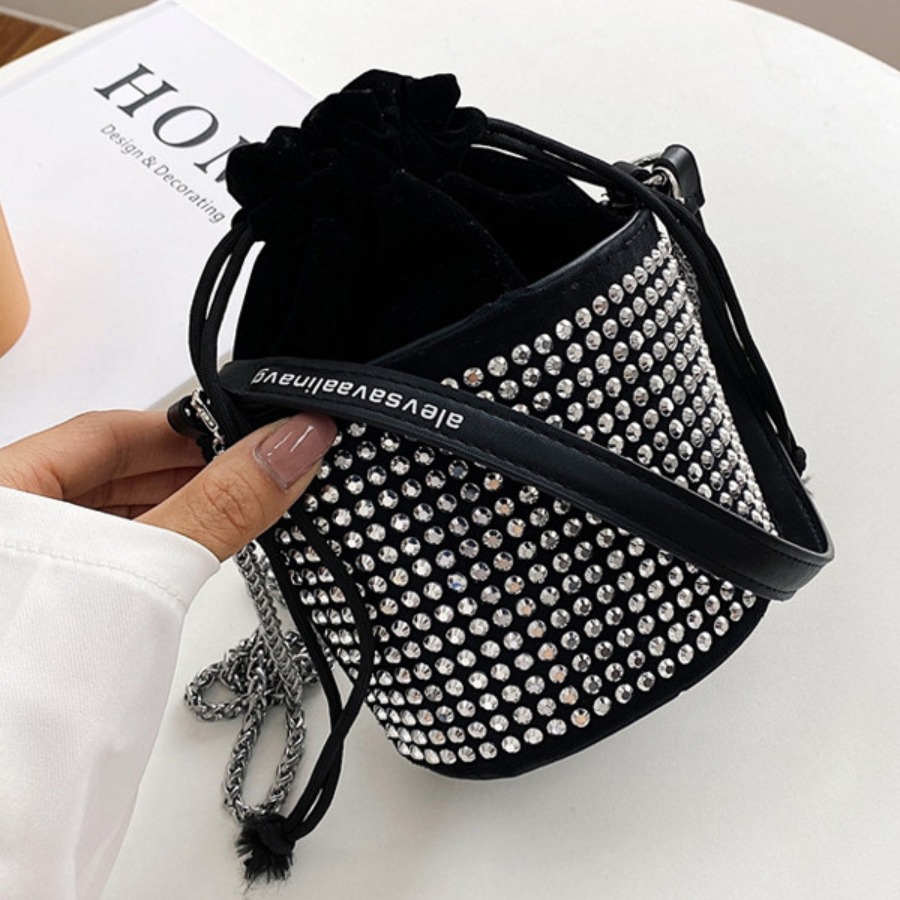 

LW Casual Crystal Decoration Silver Messenger Bag
