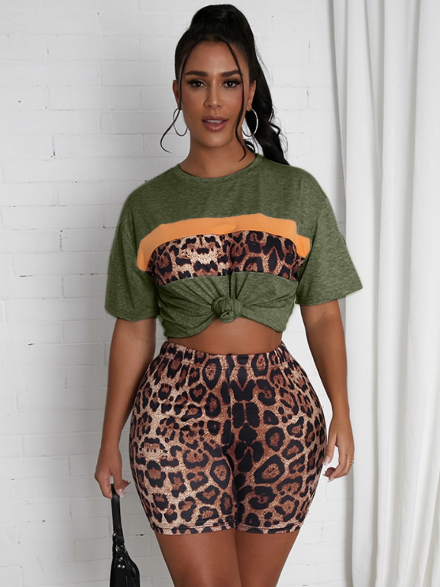 

Lovely Casual Round Neck Leopard Print Green Two Piece Shorts Set