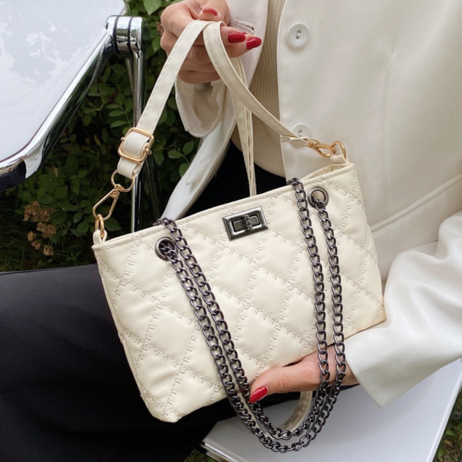 

Lovely Casual Geometric Print Chain Decoration White Shoulder Bag