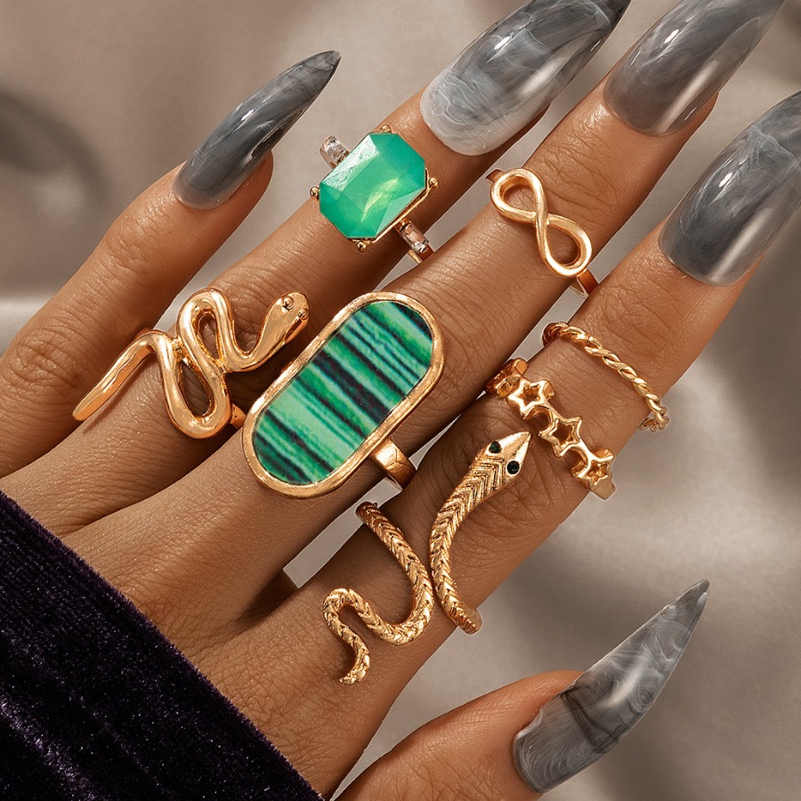 

LW 7-piece Snake Decoration Ring, Gold