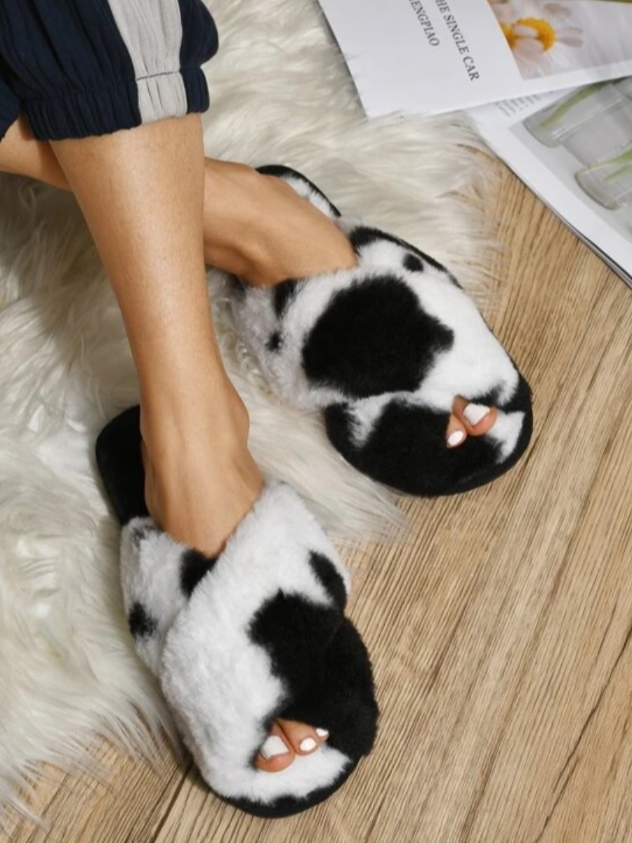 

Lovely Criss Cross Plush Slippers, Black