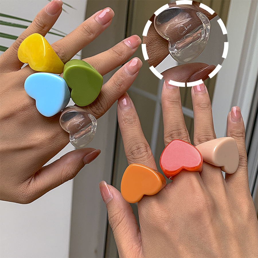 

LW Heart-shape Resin Ring, Clear lucite