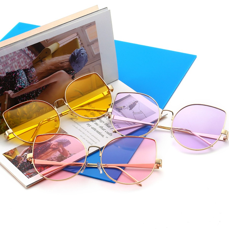 

Lovely Wide Frame Asymmetrical Sunglasses, Yellow