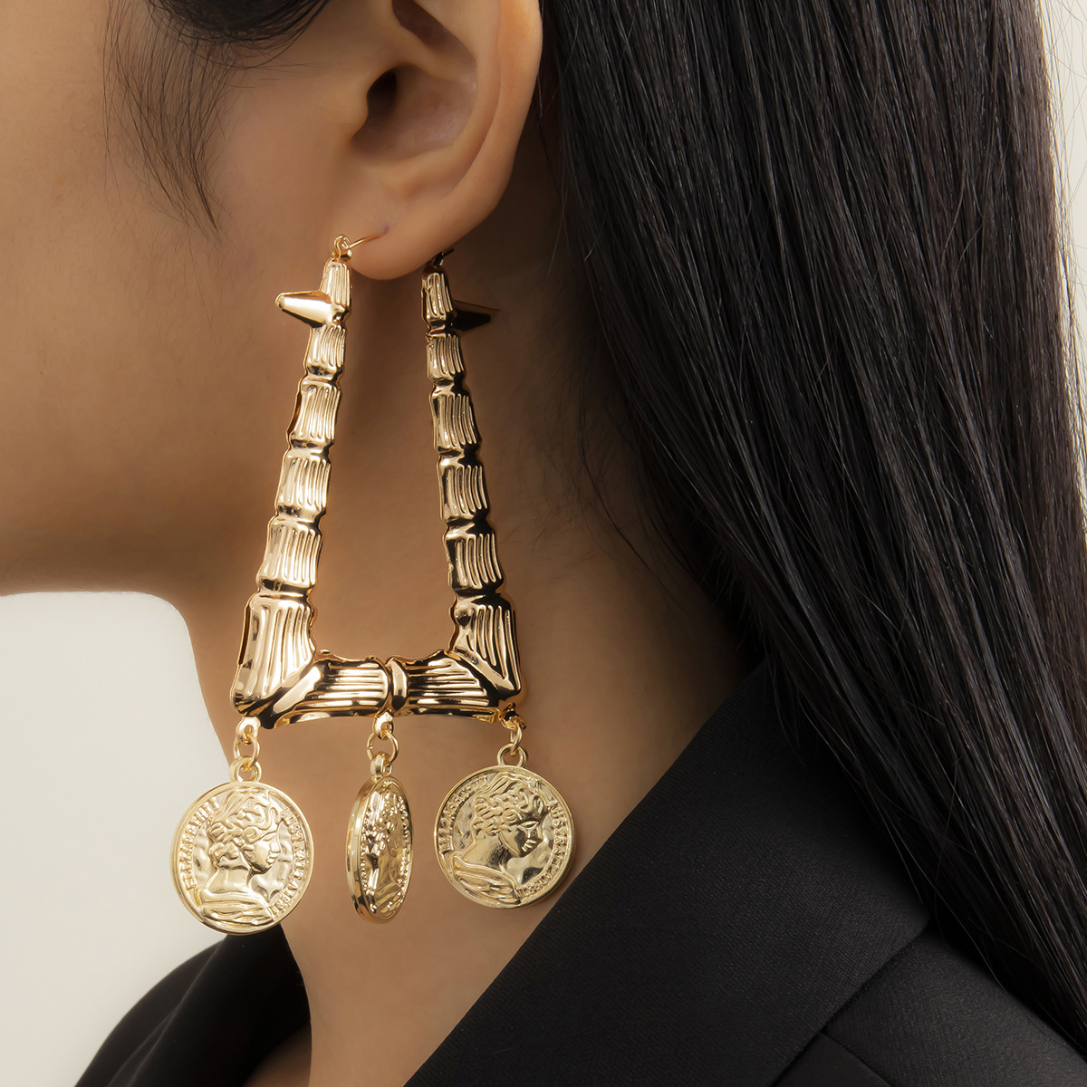 

LW Bamboo Rivet Coin Decoration Earring, Gold