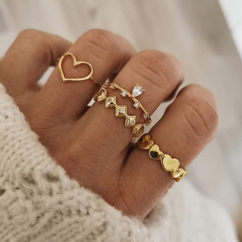 

Lovely 4-piece Heart Decoration Ring, Gold
