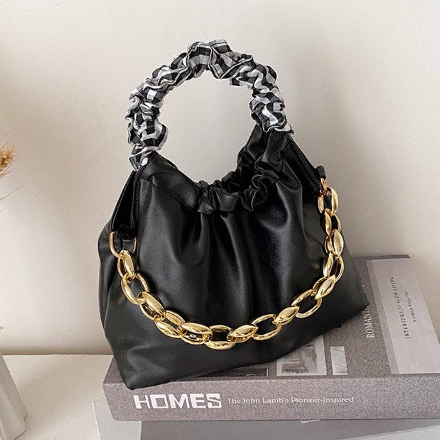 

LW Fold Design Chain Strap Messenger Bag, Black