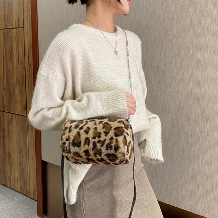 

LW Leopard Pattern Crossbody Bag