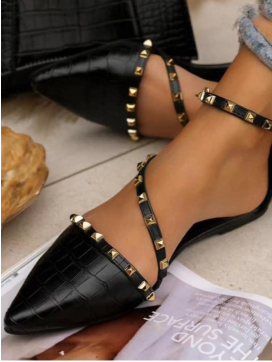 

LW Embossed Rivet Decoration Flats, Black
