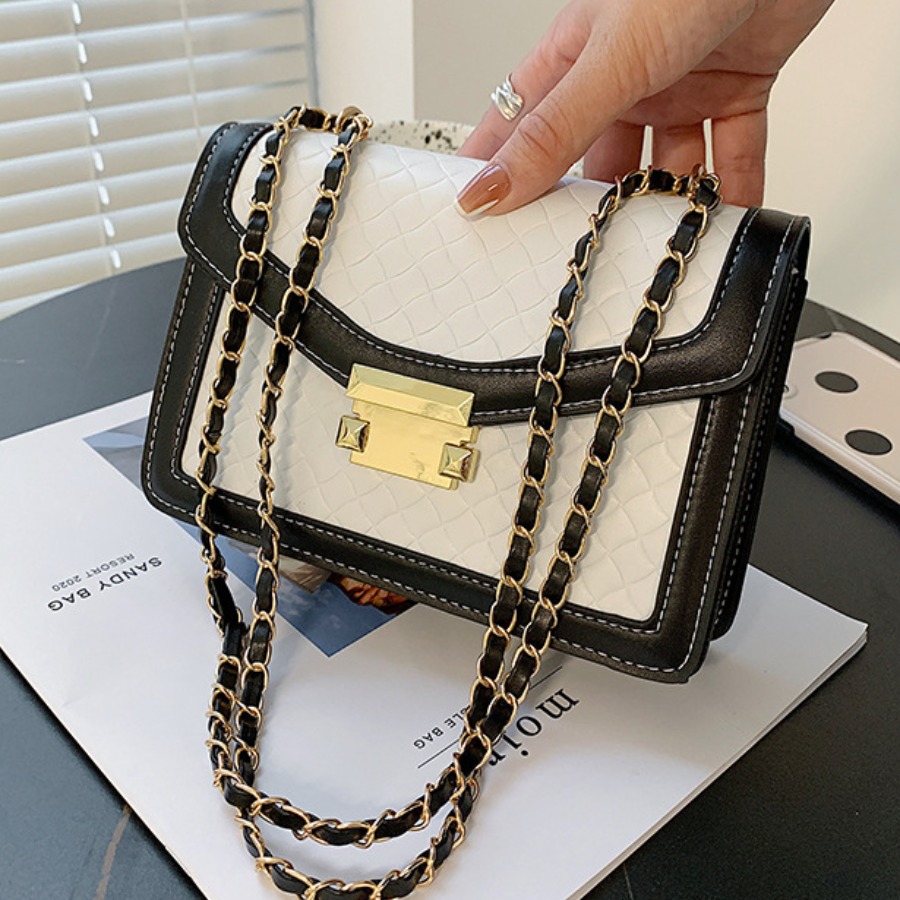 

LW Chain Decoration Metallic Lock Crossbody Bag, White