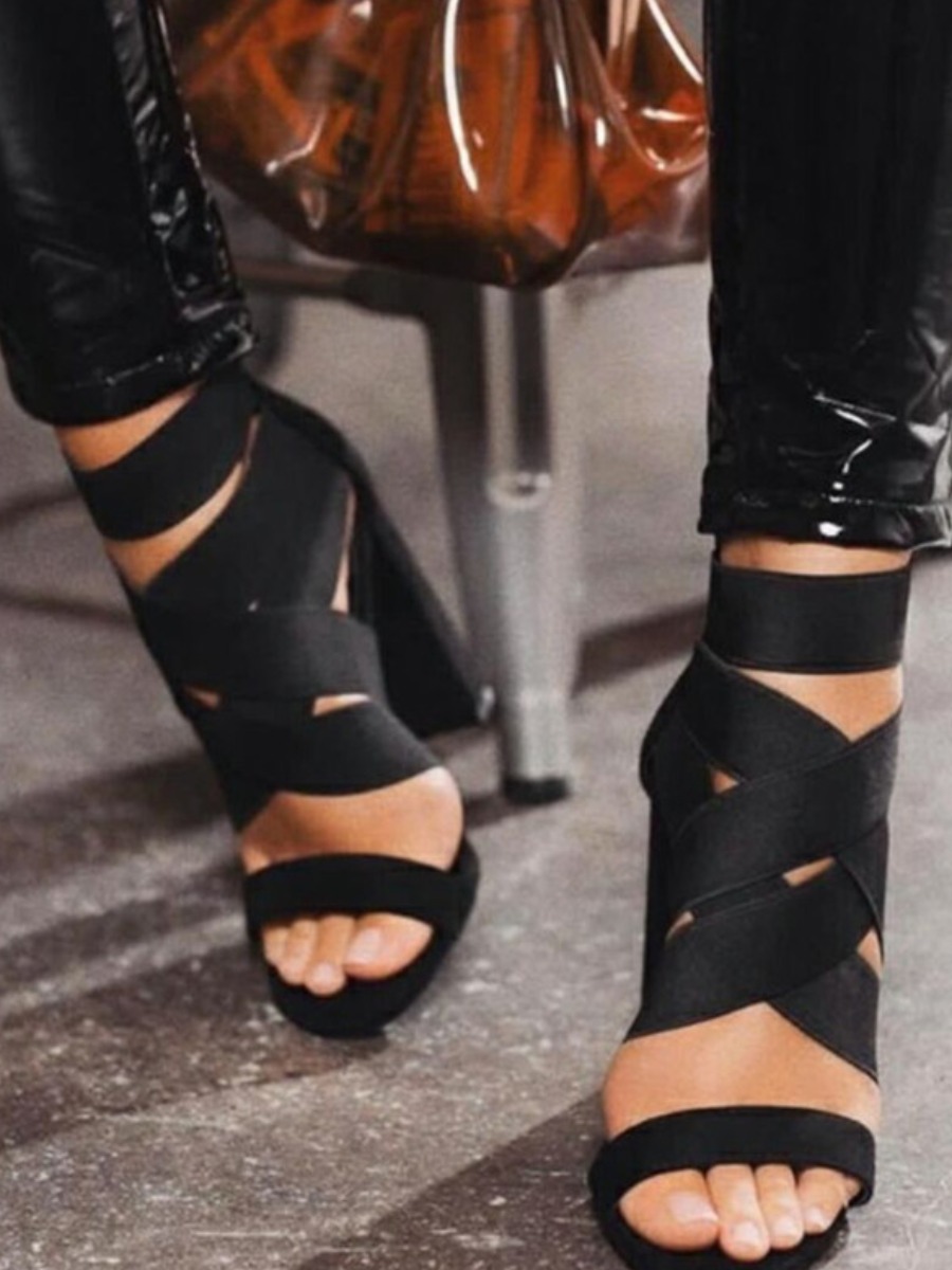 

LW Criss Cross Pumps, Black