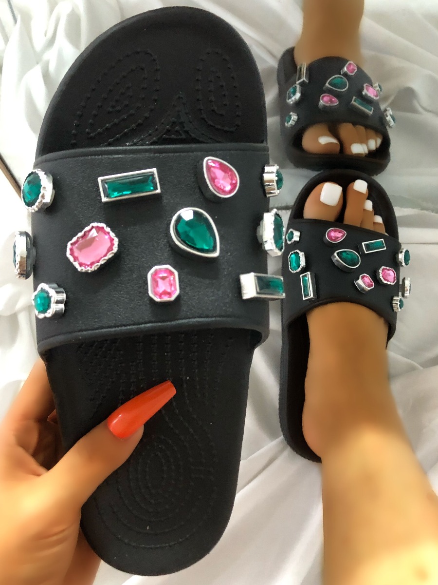 

LW Crystal Decor Quilted Slippers, Black