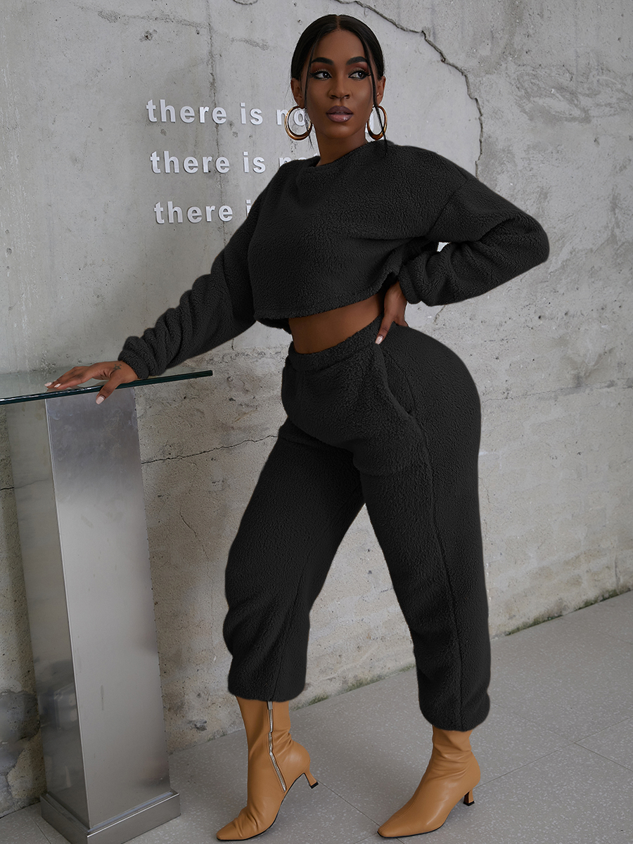 

LW Pocket Design Crop Top Teddy Pants Set, Black