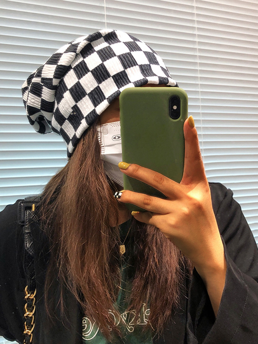 

LW Basic Plaid Print Ruched Hat, Black and white