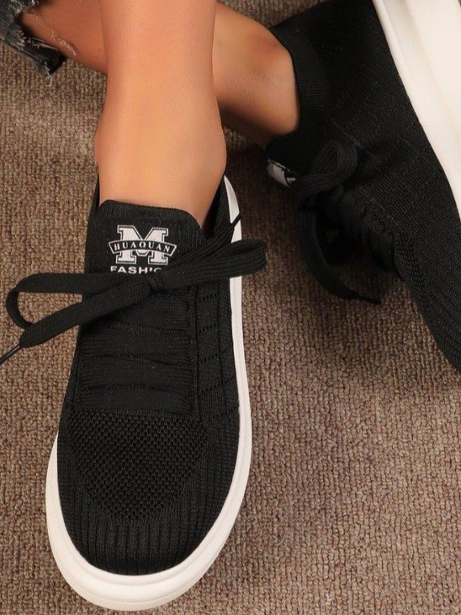 

LW Letter Decor Breathable Flats, Black